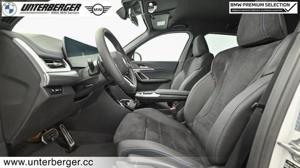 BMW iX1 xDrive30 M Sportpaket // Lenkradheizung // Anhängerkupplung Bild 8