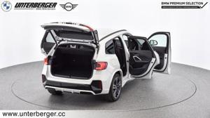BMW iX1 xDrive30 M Sportpaket // Lenkradheizung // Anhängerkupplung Bild 6