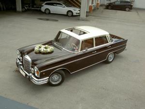 Mercedes W 111, 220 Sb Bild 2