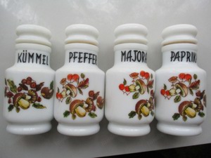 Georgi-Decor (Milchglas) Kümmel, Pfeffer, Majoran, Paprika Streuer