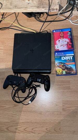 PS4 Pro mit Spiele und Controller