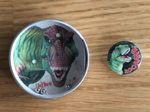 Dinosaurier: Heft, 11 Einladungskarten, Spiel, Button Bild 7