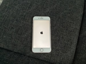 I Phone 8 weiß  Bild 1