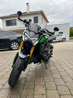 Kawasaki Z900 SE BJ2023 Bild 2