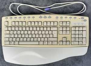 PC Tastatur "Multimedia + Internet Keyboard" Bild 4