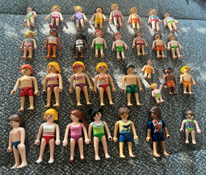 32 Playmobil Figuren in Schwimmoutfit + Schwimmutensilien