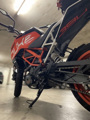 KTM Duke 390  Baujahr 2017 Bild 4