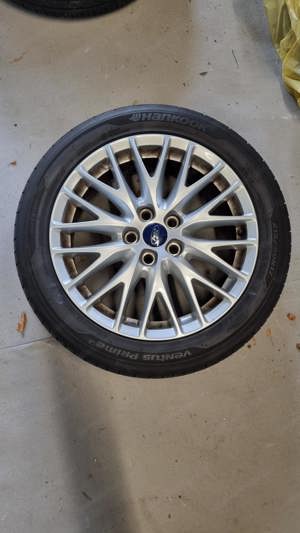 Gebrauchter Komplettradsatz Original Ford 17 Zoll mit Hankook Sommerreifen - 215 50 R17 95W