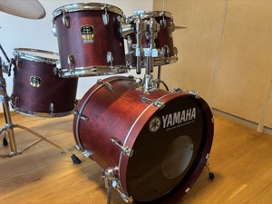 Yamaha Stage Custom 4tlg + Snare Drum + HiHat + Ride