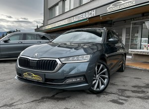 Skoda Octavia Combi 2,0 TDI Premium DSG *AHK *R.KAMERA *ACC *APP