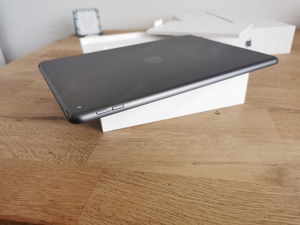 iPad (8. Gen), 10.2", 32GB, Space Grau Bild 7