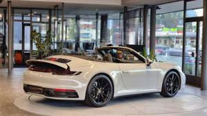 Porsche 911 Bild 16