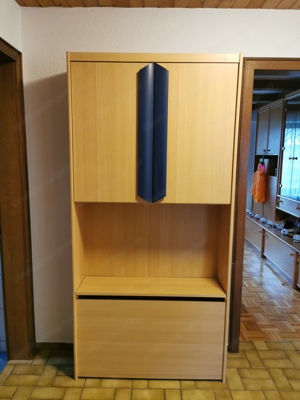 Großer Schrank