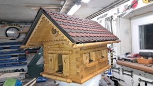 Futterhaus Handgemacht