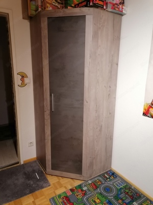 Kleiderschrank ecke