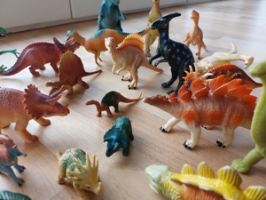 Dinosaurier Figuren 60 Stück Bild 2