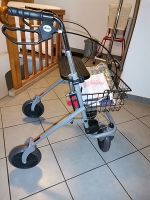 Rollator Neu