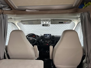 Teilintegriertes Wohnmobil Carado T448 mit Navi, Kamera, Fahrradträger, Klimaanlage und TV Bild 4