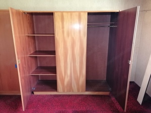 Kleiderschrank