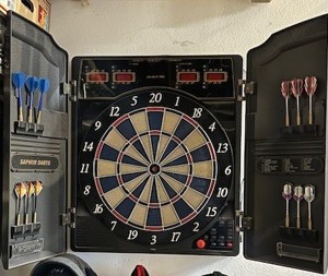 Dart elektronische Dartscheibe mit viel Zubehör