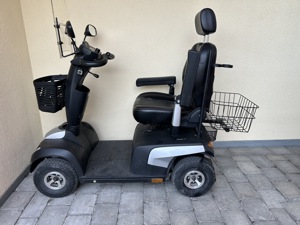 Elektromobil Invacare Comet pro