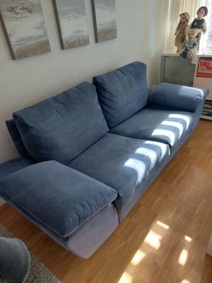 Wohlfühlcouch in schönem Blau