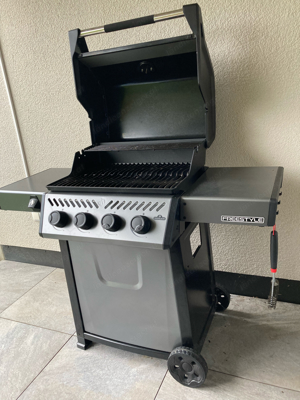 neuwertiger Napoleon Grill Freestyle 425 Bild 5