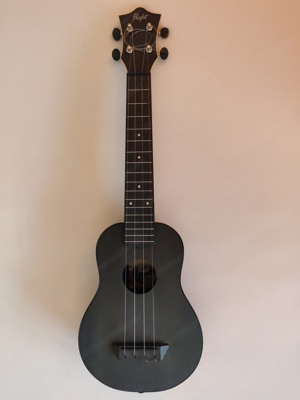 Flight TUSL-35 Black Travel Concert Scale Soprano Ukulele