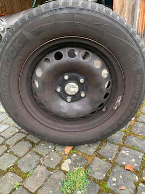 4 Winterreifen auf Stahlfelgen (Einptesstiefe ET 47) Hankook 195-15 91T Bild 3