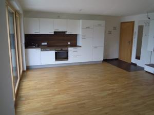 Exklusive, helle Wohnugn mit großem Balkon Bild 4