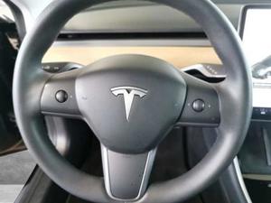 Tesla Model Bild 7