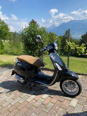 Verkaufe Vespa Primavera 125. NEUWERTIG!!!