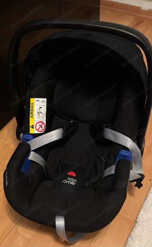 Römer Babyschale mit Basisstation Isofix