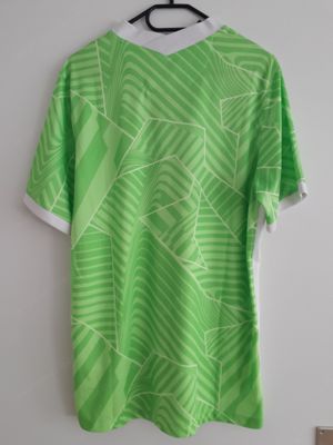 Wolfsburg Fußballtrikot Gr. L Bild 2