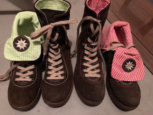 Trachtenschuhe  rot oder grün wie Neu