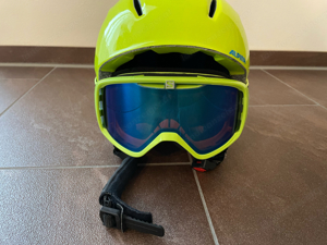 Kinderskihelm Alpina und Skibrille Salomon