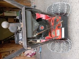 Schneefräse mit Briggs und Stratton Motor 