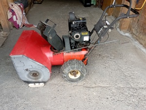 Schneefräse mit Briggs und Stratton Motor  Bild 4