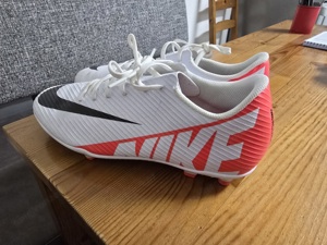 Nike kaum getragene Fußballschuhe in Lindau oder Lustenau abholbereit 