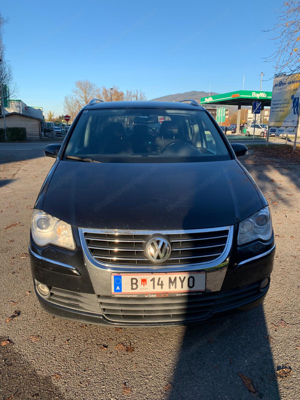 VW Touran 2,0TDI Bild 2