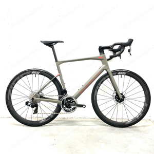   BLACK DEAL 50 %   BMC Roadmachine 01 ONE Sram RED eTap AXS Zipp 303 Firecrest