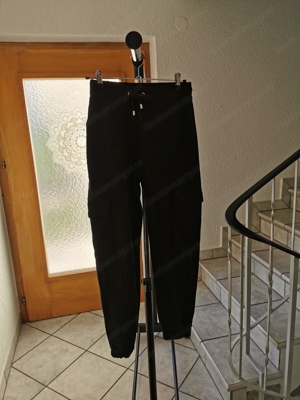 Schwarze Hose