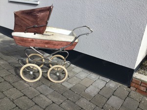 Alter kinderwagen