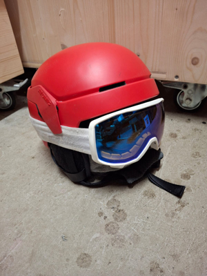 Atomic Helm mit Brille