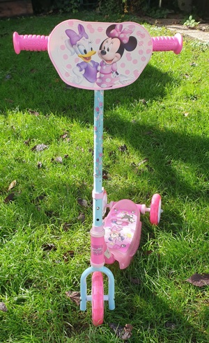 Scooter Minnie Mouse Bild 1