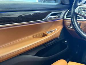 BMW 730 Bild 14