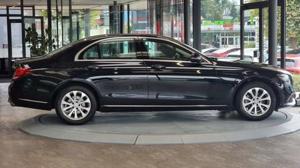 Mercedes-Benz E 220 Bild 20