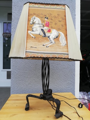 Antike Tischlampe Pferd