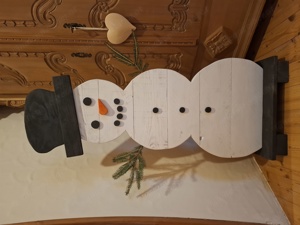 Schneemann aus Holz, Weihnachtsdeko, Geschenkidee, Weihnachtsgeschenk. Bild 4