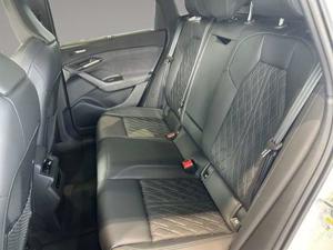 Audi SQ6 Bild 14